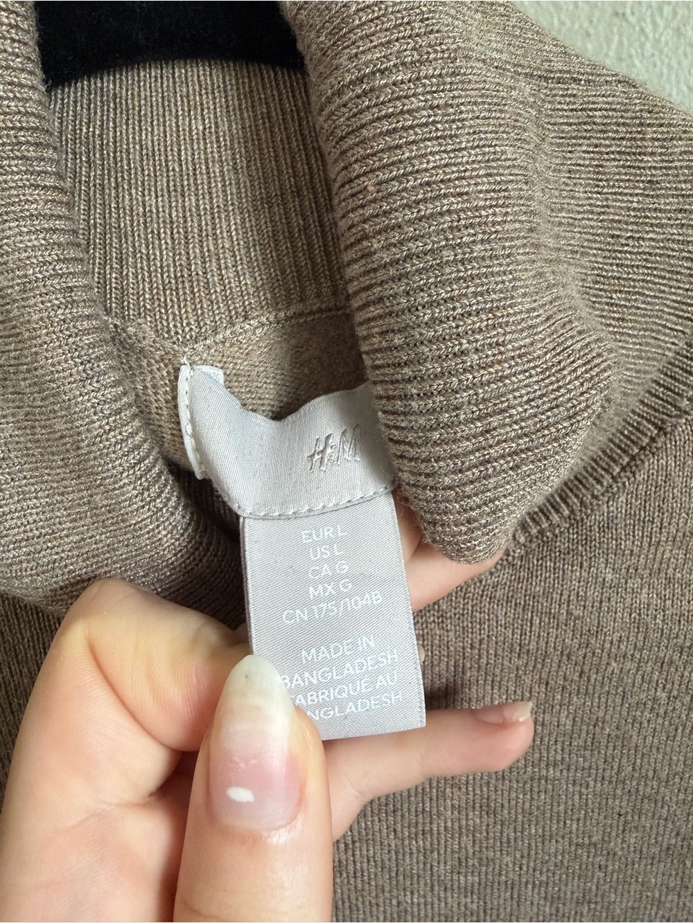 H&M Neutral Beige Ribbed Turtleneck - Picture 2 of 3